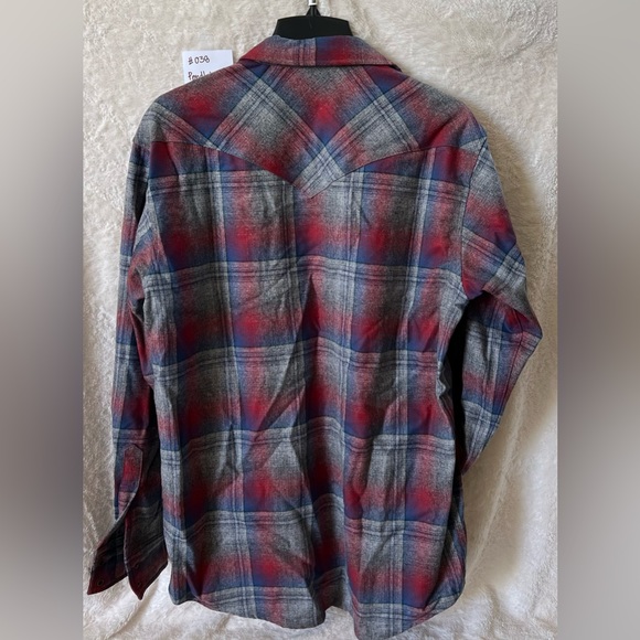 Pendleton Men Shirt
Size L
#038 - Picture 2 of 2